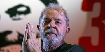 (FILES) In this file photo taken on February 22, 2018 Former Brazilian president Luiz Inacio Lula da Silva gestures during the commemoration of the 38th anniversary of the Workers Party (PT) in Sao Paulo, Brazil\u002E\nBrazil's top court decided Thursday to defer until April 4 a decision on whether ex-president Luiz Inacio Lula da Silva should face jail if he loses an appeal next week\u002E The Federal Supreme Court, sitting in the capital Brasilia, decided to adjourn its session for two weeks, meaning the leftist former president cannot be jailed before then\u002E\n / AFP PHOTO / Miguel SCHINCARIOL