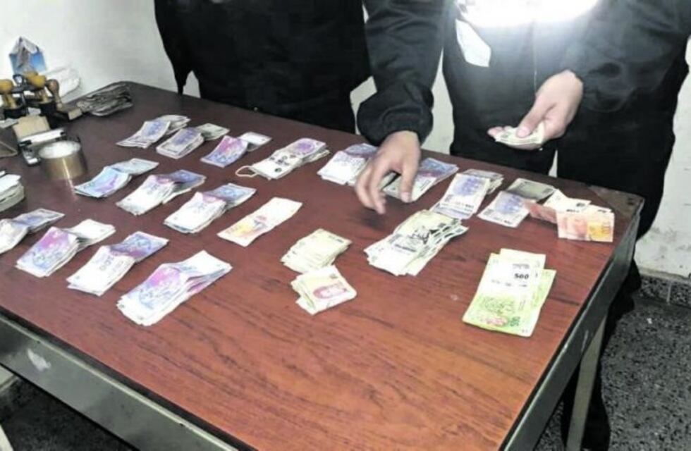 Descubren que una empleada municipal de Cerrillos se robaba plata de los sueldos