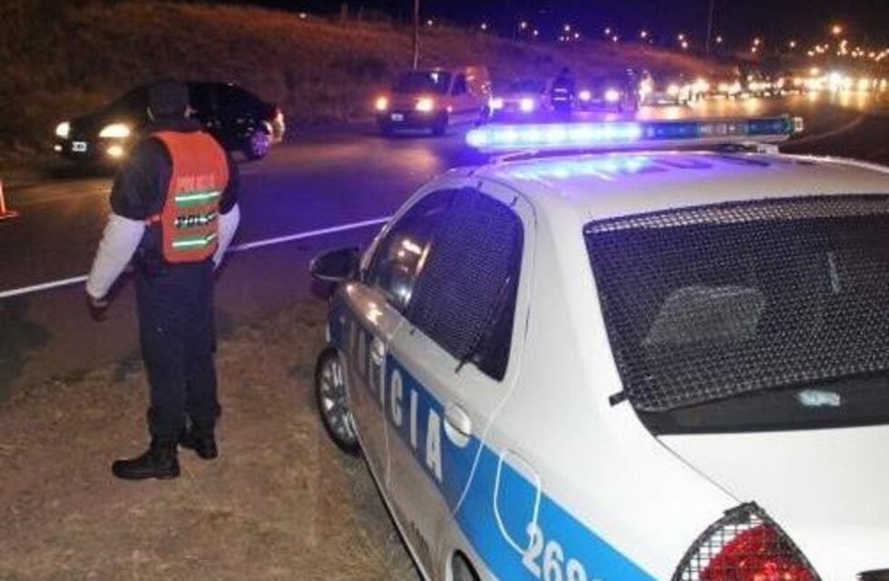 Un policía se resistió a un asalto, mató a uno de los delincuentes e hirió a otro
