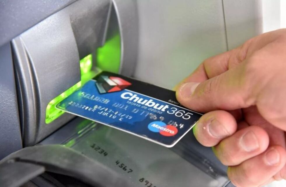 Abonaron el primer rango de haberes a trabajadores públicos