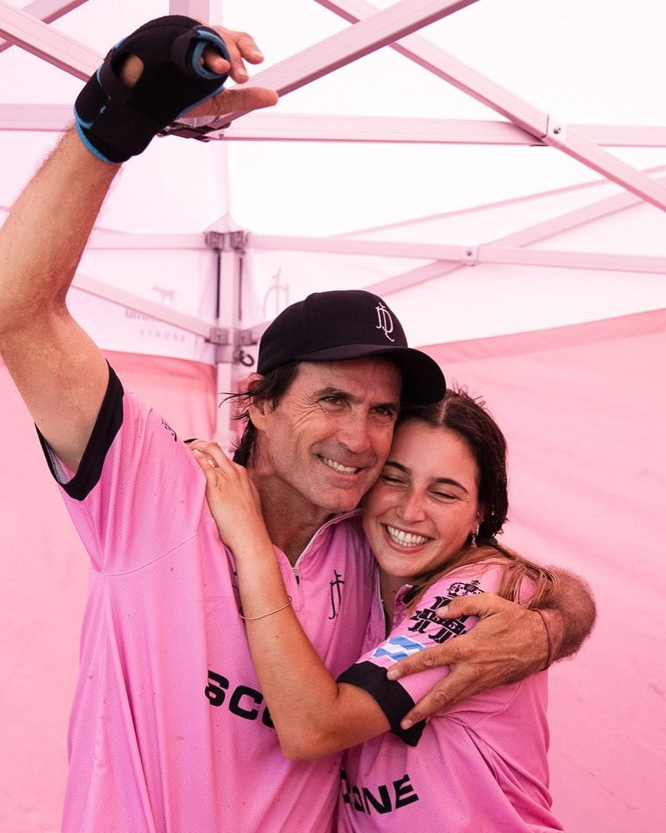 La felicidad de Adolfo al ganar junto a su hija.