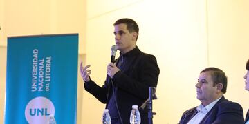 El intendente Leonardo Viotti y el rector de la Universidad Nacional del Litoral, Enrique Mammarella