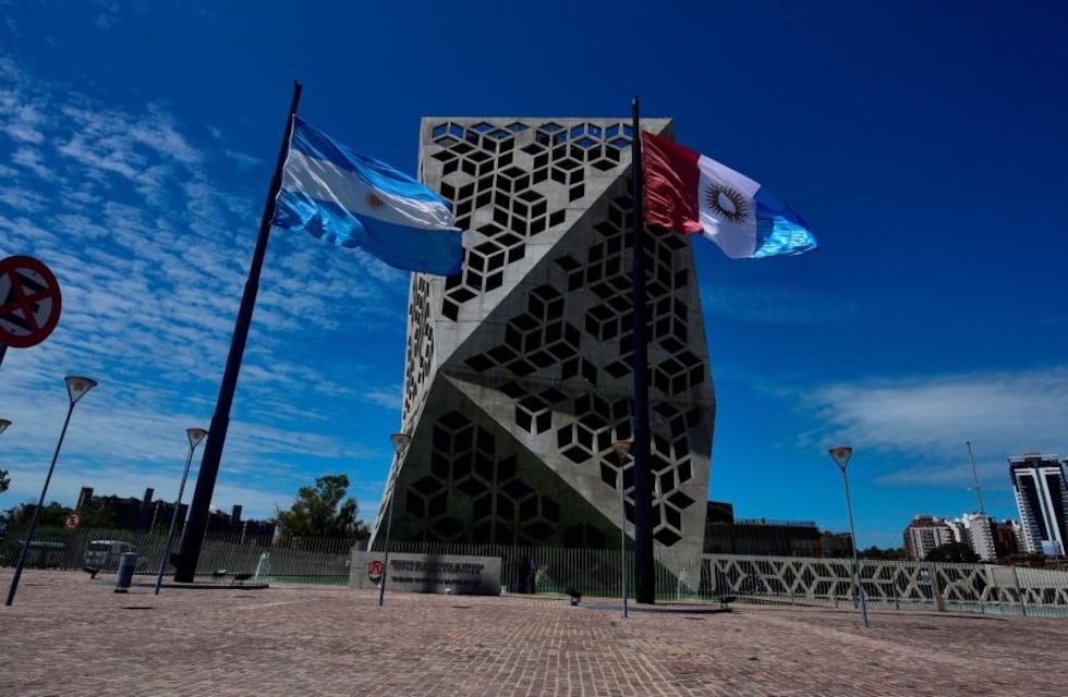 Pago a empleados públicos de Córdoba: comienza el deposito del salario de julio