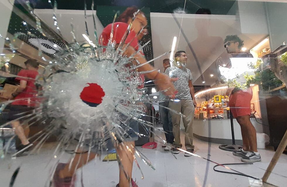 El impacto en el Gobierno tras el ataque al supermercado de la familia de Lionel Messi y Antonela Roccuzzo