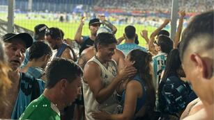 Expareja se reencontró en Paraguay por Racing.