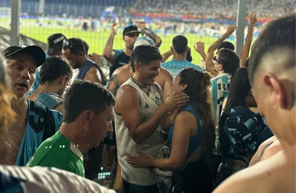 Se separaron después de 7 años, se reencontraron por Racing y se hicieron virales