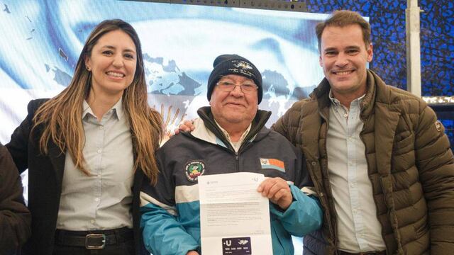 La Municipalidad de Ushuaia entregó Tarjetas +U a veteranos de Río Grande.