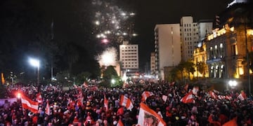 Los hinchas de San Martín se volcaron a la plaza Independencia para celebrar el ascenso\u002E