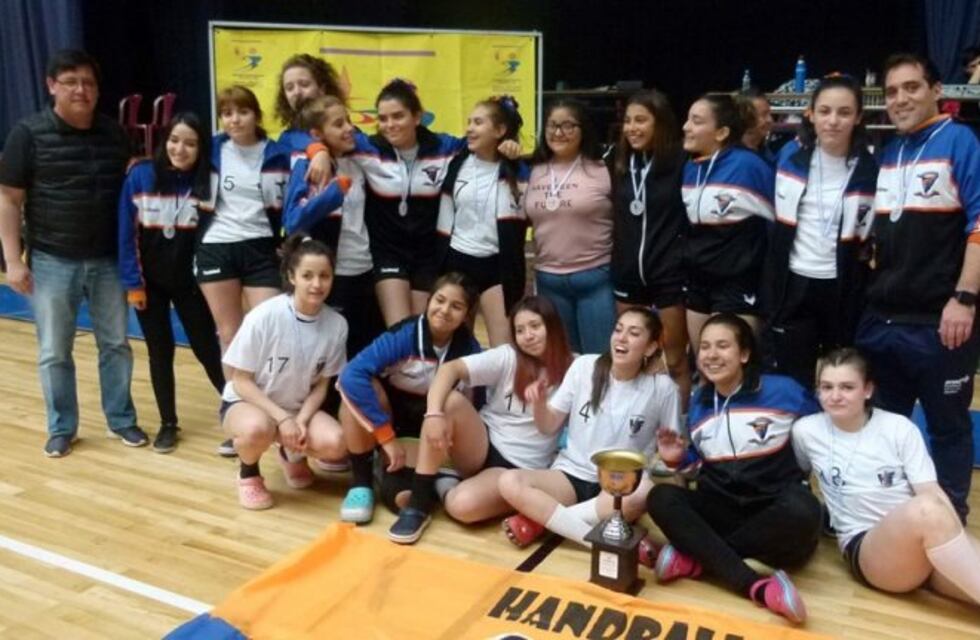 Handball: Esquel salió campeón y consiguió el pase al torneo nacional femenino de menores "B"