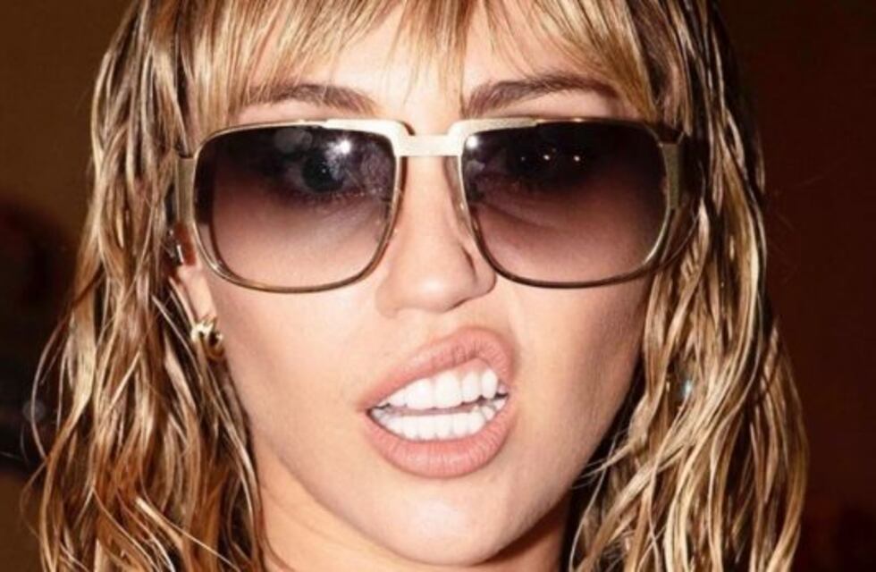 Miley Cyrus brilló en Las Vegas con canciones de Pink Floyd y Led Zeppelin