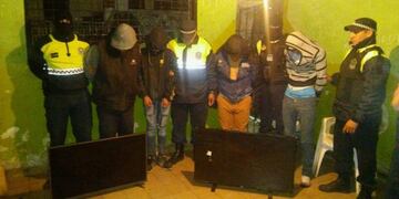 Los ladrones se hicieron pasar por policías y desvalijaron una casa en La Bombilla\u002E