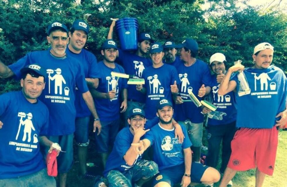 Carta para Messi: los limpiavidrios frente al casino le escribieron un mensaje para poder trabajar durante la boda