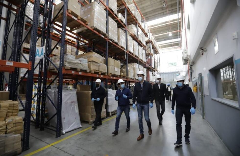 Entregan barbijos en centros de salud de Córdoba y prueban respiradores