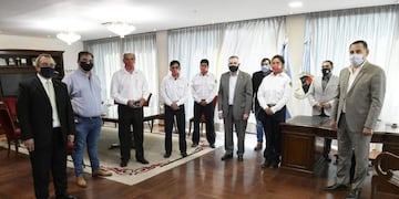 Legislatura: Jaldo recibió a los bomberos voluntarios de Tafí del Valle\u002E (SECPT)