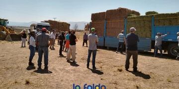 Inmensos camiones con toneladas de donaciones llegaron a La Falda\u002E (Foto: Municipalidad de La Falda)\u002E