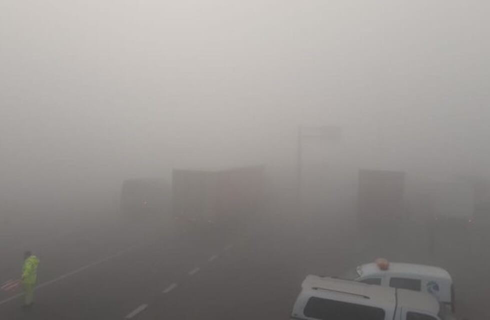 Por la neblina cerraron el tránsito en el puente Victoria-Rosario
