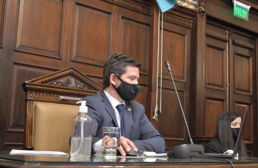 Aprueban un proyecto que impide a condenados integrar listas políticas