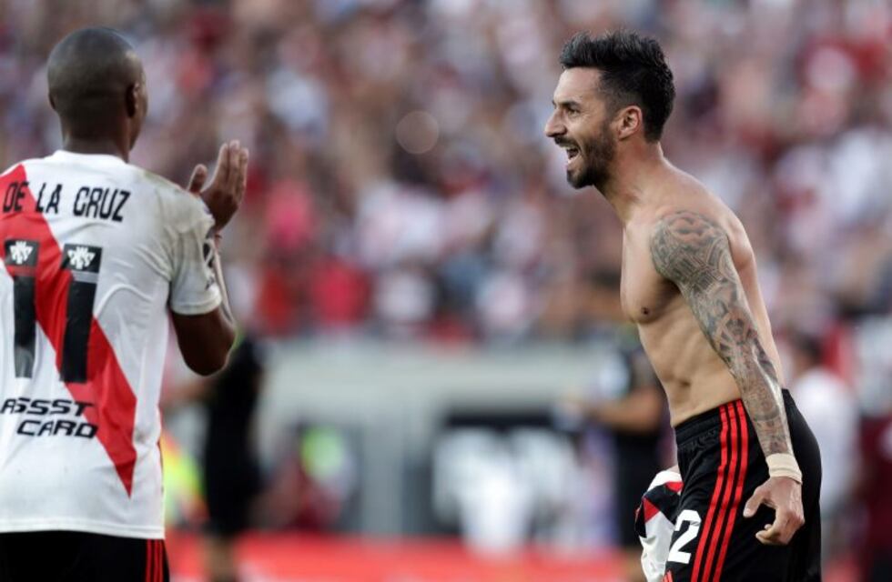 Inter de Porto Alegre descartó a Scocco y Newell's puede ganar terreno