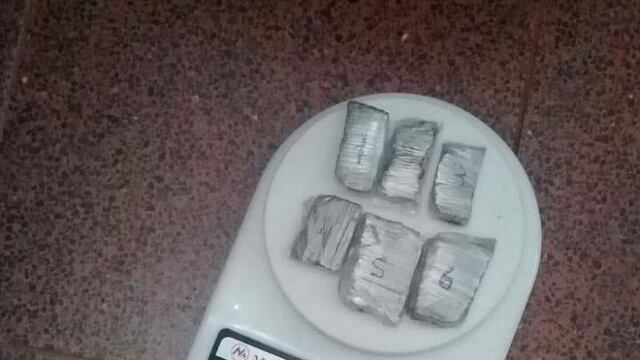 Elementos secuestrados en un kiosco de narcomenudeo\u002E (CIMECO)