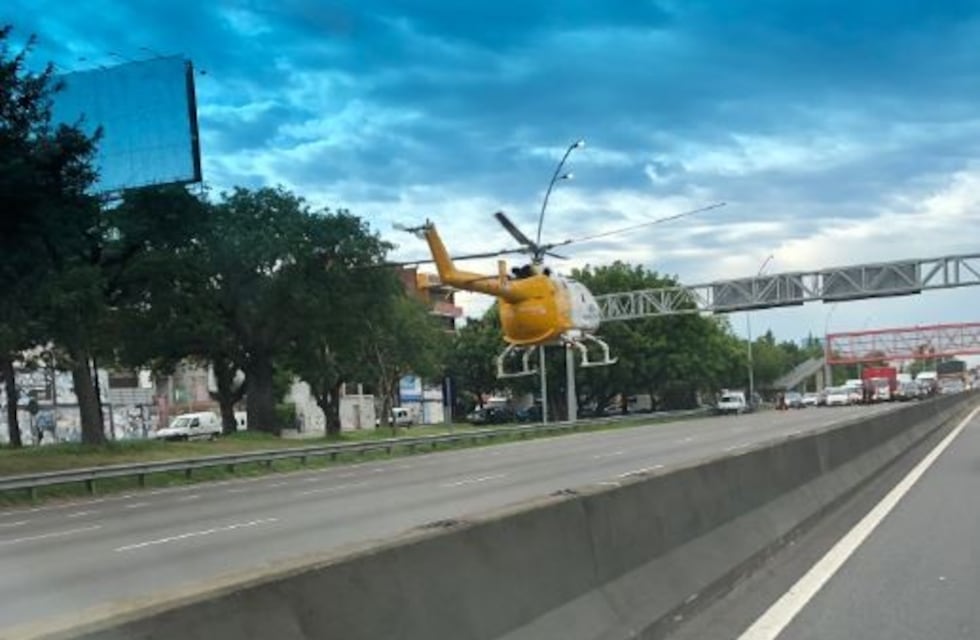 Un helicóptero aterrizó en plena General Paz por un accidente de tránsito