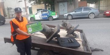 Los atraparon justo cuando robaban elementos del ferrocarril