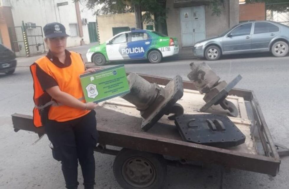 Usaban una grúa para robar elementos del ferrocarril