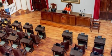 La vicegobernadora y el Bloque Justicialista se reunieron virtualmente con el ministro de Educación