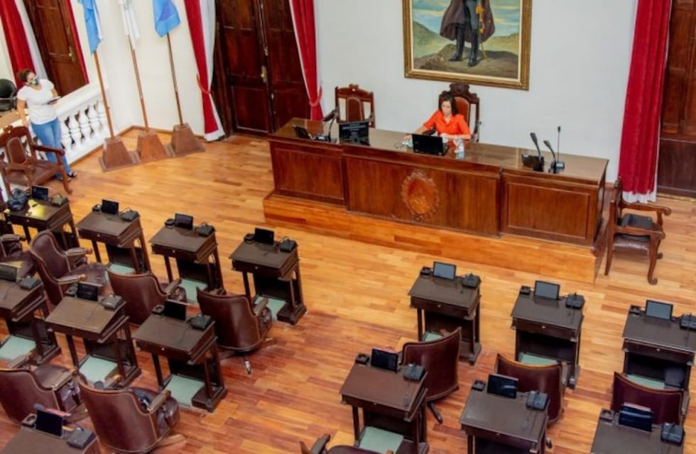 La vicegobernadora y el Bloque Justicialista se reunieron virtualmente con el ministro de Educación