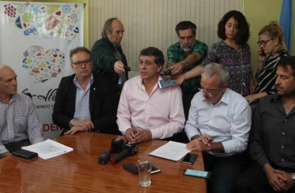 El intendente Orozco anunció el Plan Integral Ambiental para erradicar los incendios