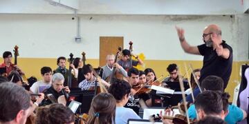 La Sinfónica Patagonia vuelve a escena al ritmo de Mariano Mores