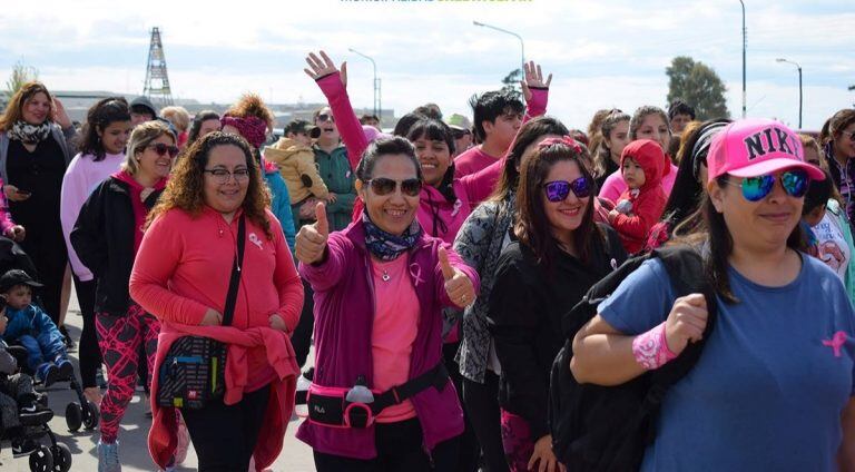 caminata saludable mes de la Lucha Contra el Cáncer de Mamas