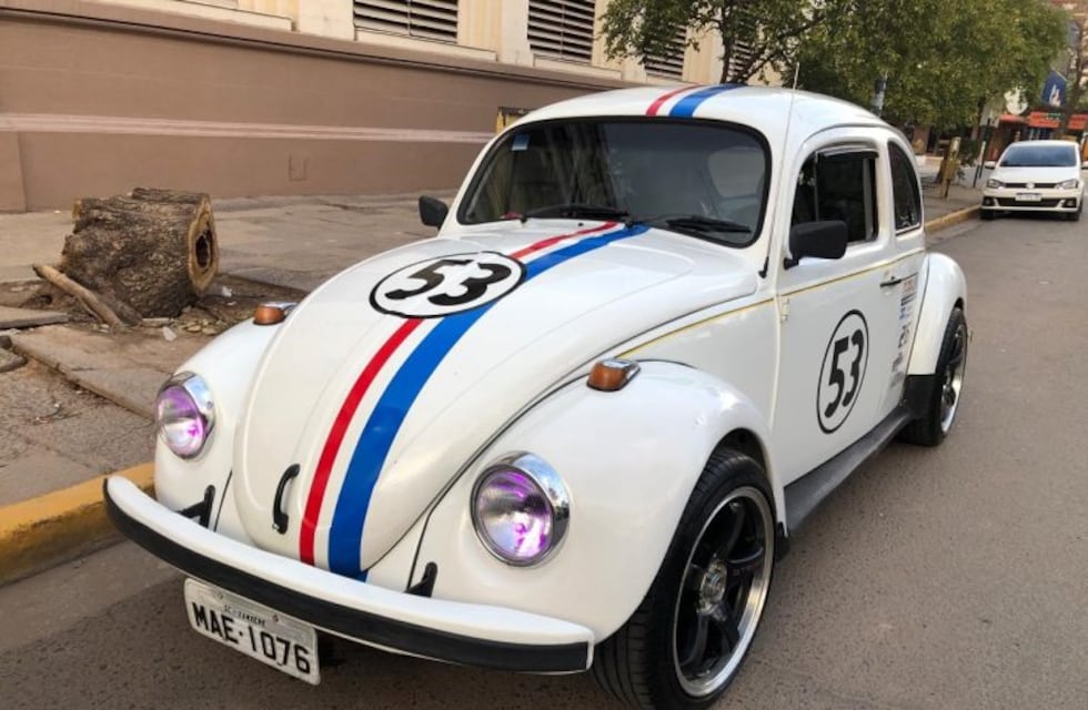 Con más de 40 autos clásicos, se largó una nueva edición de la "Vuelta al Chaco"