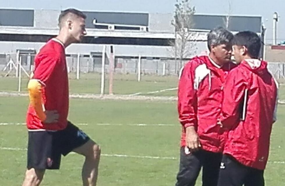 El DT Gómez analiza qué cambios puede hacer en Instituto