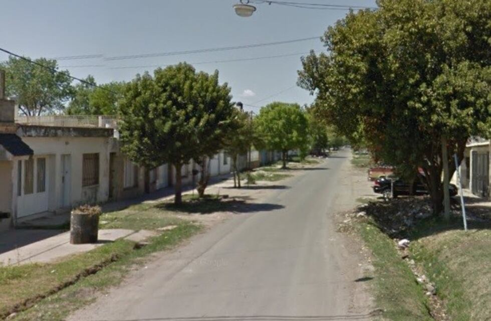 Intentaban robar un local comercial a punta de pistola y fueron detenidos