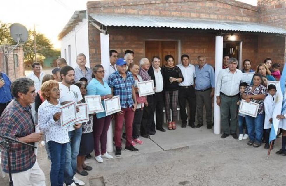 Campo Grande: Niccolai entregó 22 viviendas sociales
