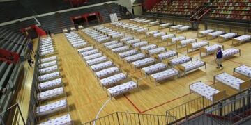 Maradona, ante 10 mil personas que colmaron el Aldo Cantoni para a verlo jugar en la Selección Argentina de Showbol\u002E