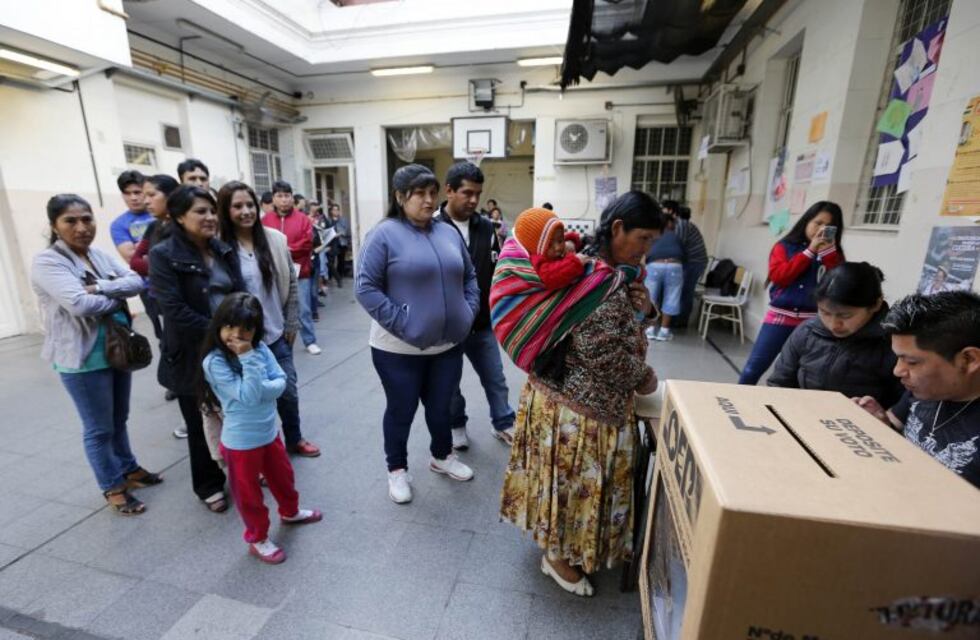 Más de 142.000 bolivianos votaron este domingo en 16 provincias argentinas y en la Ciudad