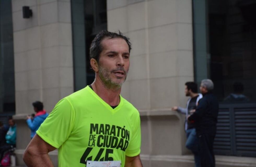 Marcelo Cossar, único cordobés en maratón de Londres, y con pedido de justicia por Blas