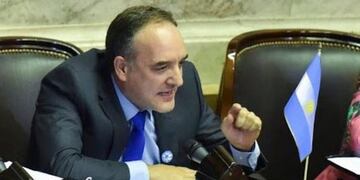 Senador del Frente de Todos se presentó como querellante en causa por espionaje ilegal