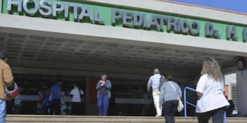 Las nenas fueron internadas anoche en el Hospital Notti y el Cuerpo Médico Forense se dirigió al lugar para realizar los exámenes correspondientes\u002E