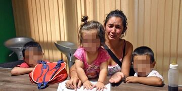 La mujer se vino con sus tres hijos\u002E
