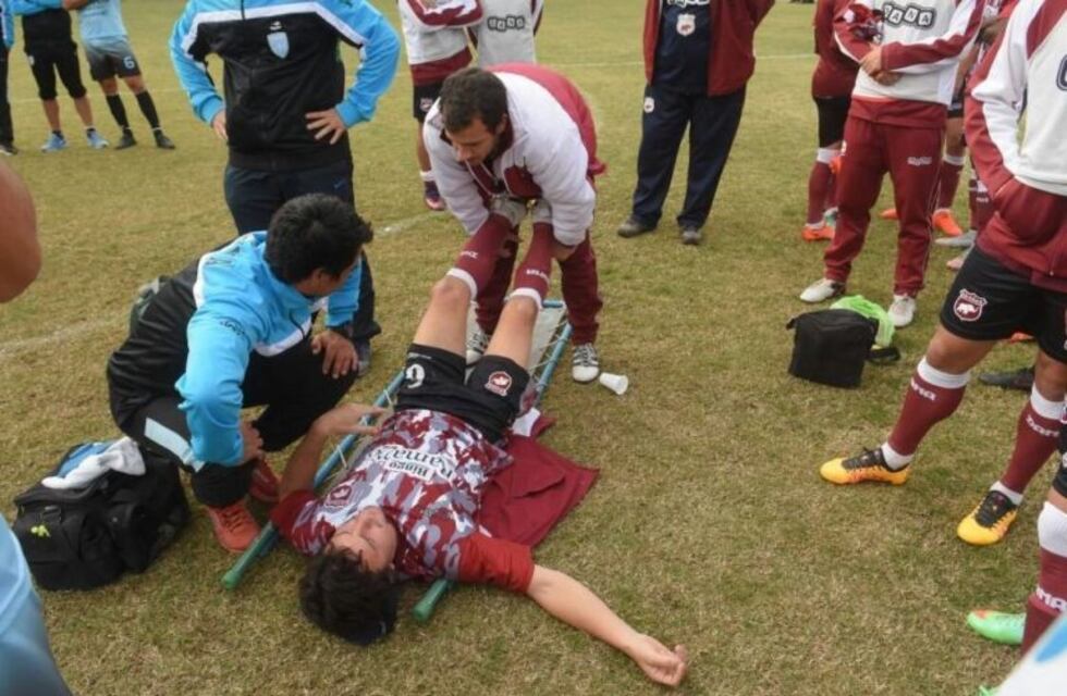 Desde la tribuna hirieron a un jugador de Defensores y se suspendió el partido ante Gutiérrez