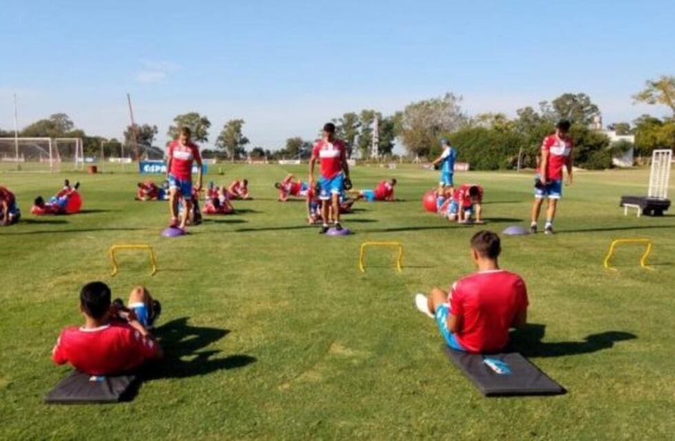 Unión quiere aprovechar el aislamiento obligatorio para contratar al nuevo DT