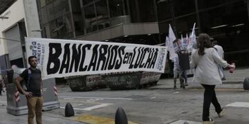 Segudo día de paro bancario\u002E