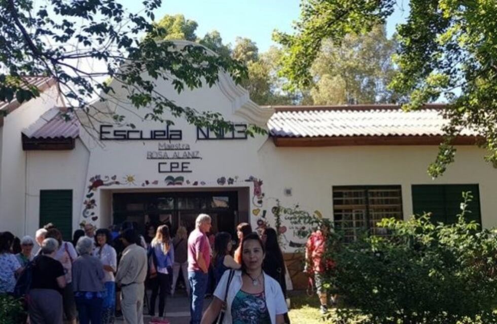 ATEN convocó a un paro para este jueves, luego de que una placa del cielorraso cayera sobre una docente en una escuela