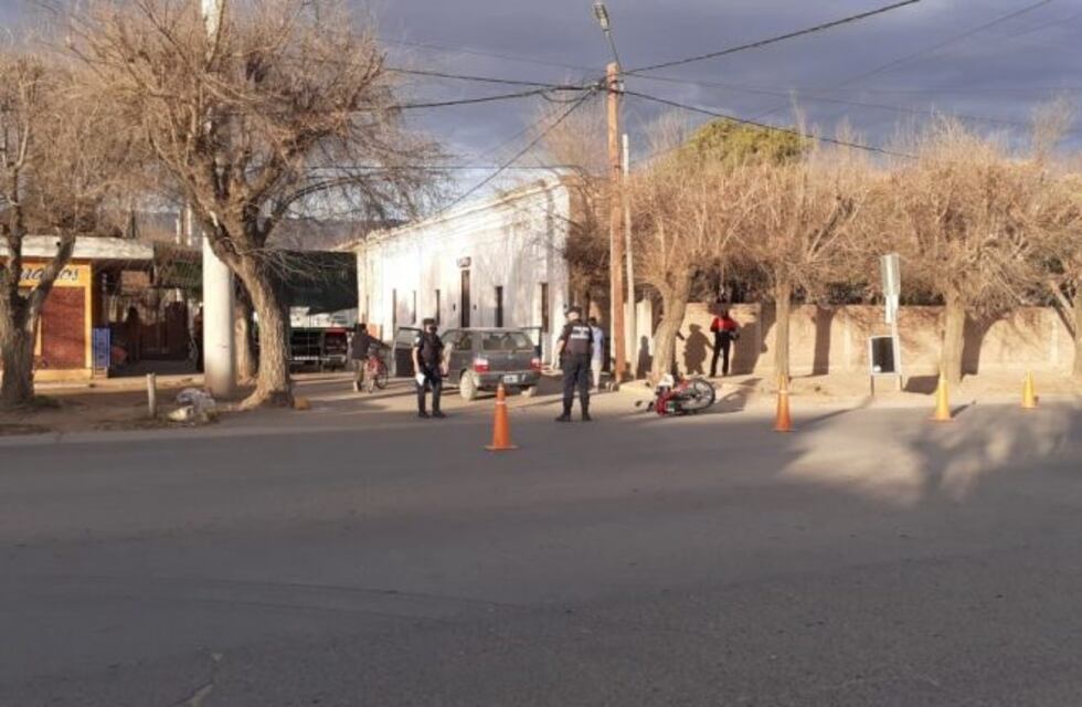 Una mujer terminó con fractura en un accidente