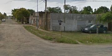 La violenta escena se produjo en una vivienda de Guemes y Las Rosas\u002E (Street View)