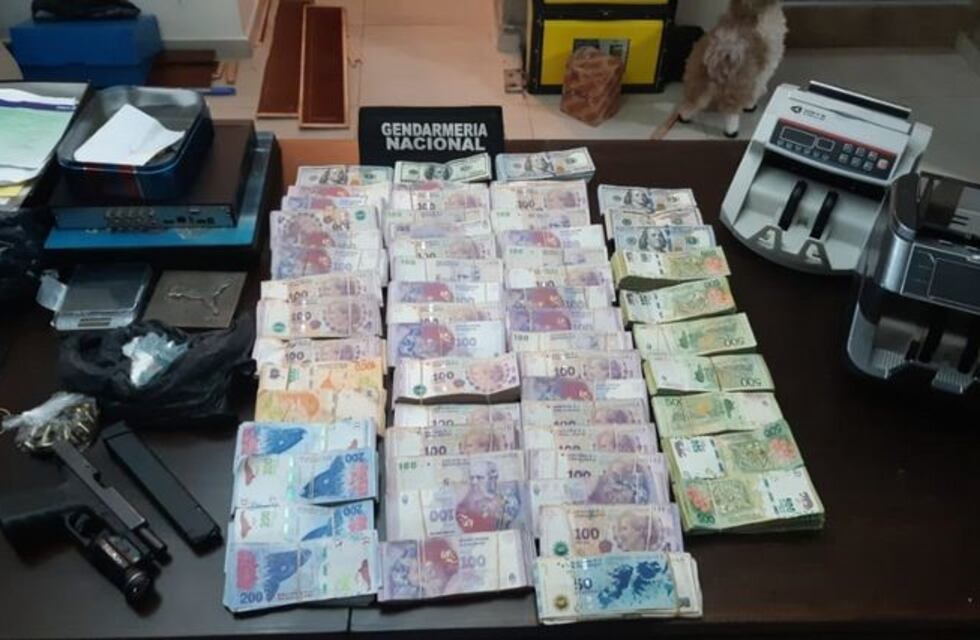 72 kilos de cocaína, autos de alta gama, armas y $4 millones, lo secuestrado a una banda narco en Córdoba