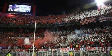 El nuevo tema de River gastando a Boca por la final de la Copa Libertadores en Madrid\u002E (EFE)
