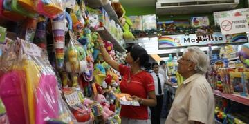 El gasto promedio para Reyes se estima entre $300 a $2\u002E200\u002E (Web)\u002E